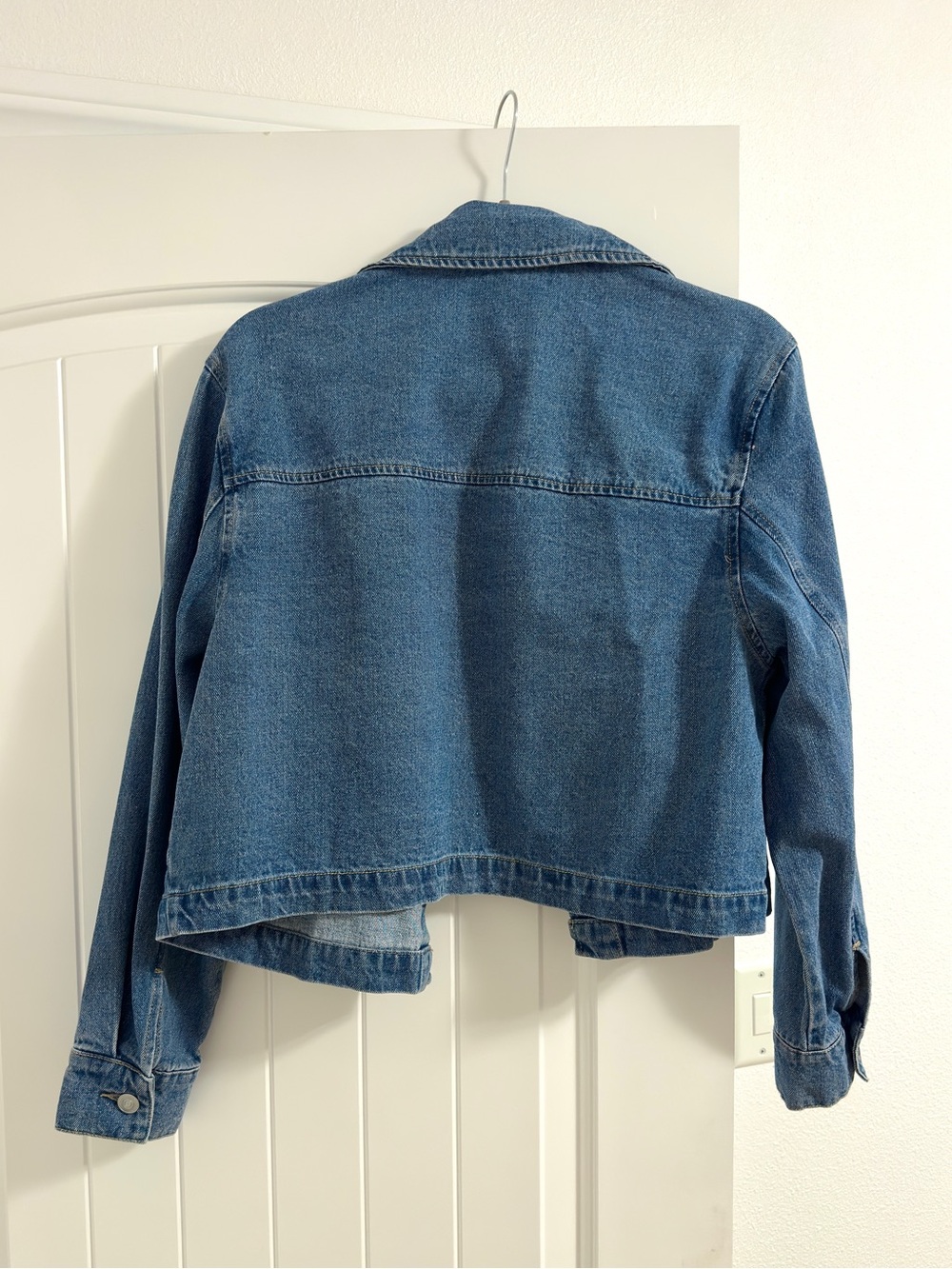 100% Cotton Cropped Boxy Denim Jacket - Picture 2 of 4